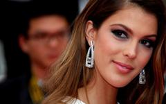 Miss France : "Il faut abolir toutes les règles du concours", plaide Iris Mittenaere