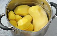 5 erreurs que nous faisons tous pour la cuisson des pommes de terre, évitez-les absolument !