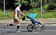 Courir avec bébé : quelle poussette de running choisir ?