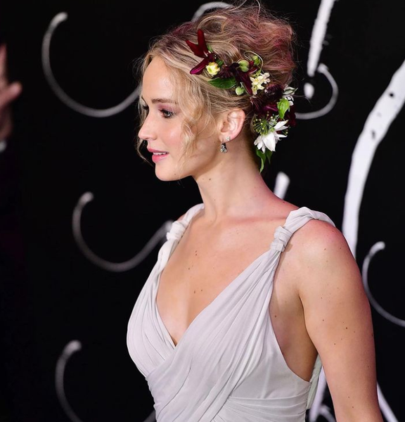 Jennifer Lawrence : les décolletés les plus sexy de l’actrice (Photos)