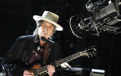 Bob Dylan cède l'intégralité de ses enregistrements musicaux pour une somme pharaonique