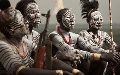 Des portraits de membres de la tribu Karo de la vallée de l’Omo