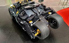 Pour la St Valentin, offrez-vous la Batmobile Tumbler en LEGO avec cette belle promotion !