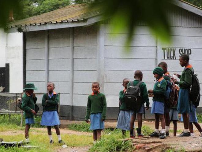 Zimbabwe : les enseignants paralysent les écoles