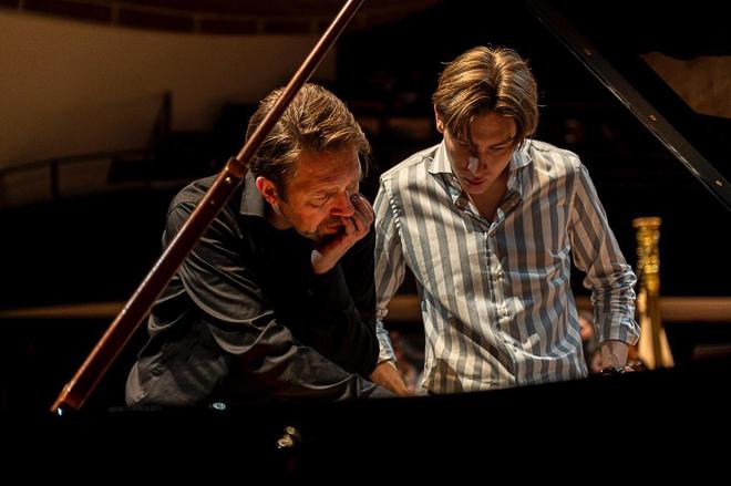Avec Klaus Mäkelä et Leif Ove Andsnes, un concert ambitieux de l’Orchestre de Paris