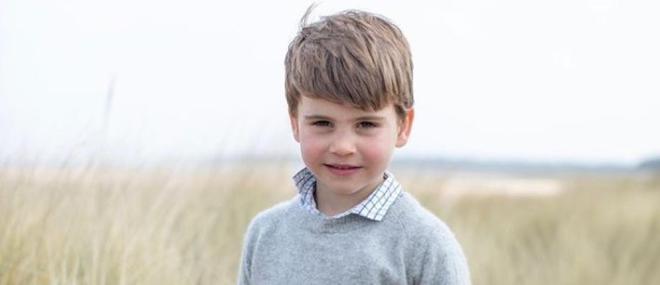 Découvrez les nouvelles photos du Prince Louis, à l'occasion de ses 4 ans aujourd'hui, publiées par le prince William et de son épouse Kate Middleton sur Instagram