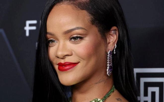 « C’est mon ex » : un ministre français révèle avoir été en couple avec Rihanna !