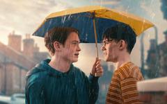 Heartstopper sur Netflix rend aux ados gays et introvertis la coolitude qu’ils méritent