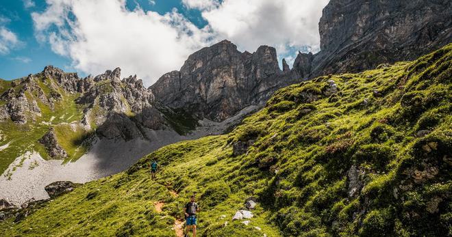 Des Alpes aux Pyrénées, quatre nouvelles randonnées à tester cet été