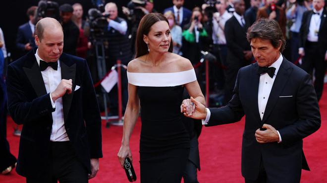 Gentleman, Tom Cruise escorte Kate Middleton à l'avant-première de "Top Gun : Maverick"