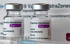 Covid-19 : l'UE autorise le vaccin AstraZeneca en troisième dose pour les adultes