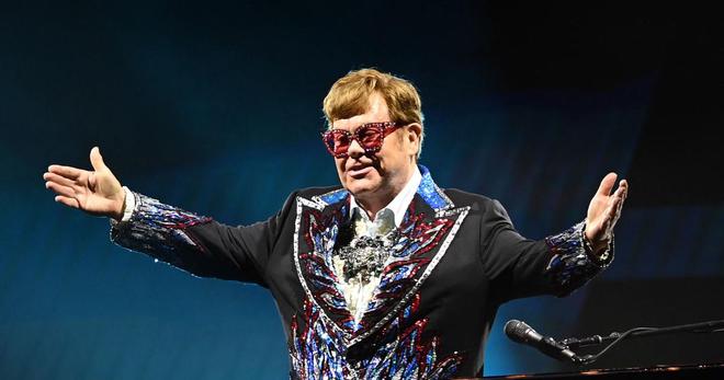 Premiers adieux d'Elton John : un son atroce pour deux heures de show devant un public déchaîné