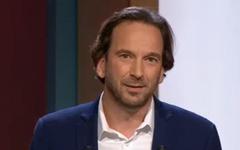 François Busnel annonce qu'il quitte la présentation de "La grande librairie" sur France 5: "A 53 ans, j’ai envie de nouveaux défis : faire des films de cinéma et des séries"