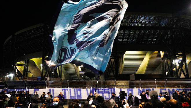 Mort de Maradona: le stade San Paolo de Naples va être rebaptisé