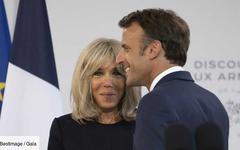Brigitte et Emmanuel Macron dînent en famille : images surprenantes de leurs vacances !