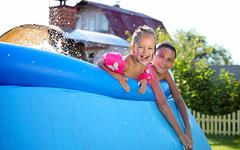 Enfant en bas âge : pourquoi choisir une piscine hors sol ?