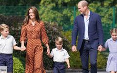 PHOTOS – Kate Middleton rayonne en robe longue à pois pour la rentrée de George, Charlotte et Louis