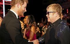Royaume-Uni: le prince Harry et Elton John attaquent l'éditeur du Daily Mail en justice