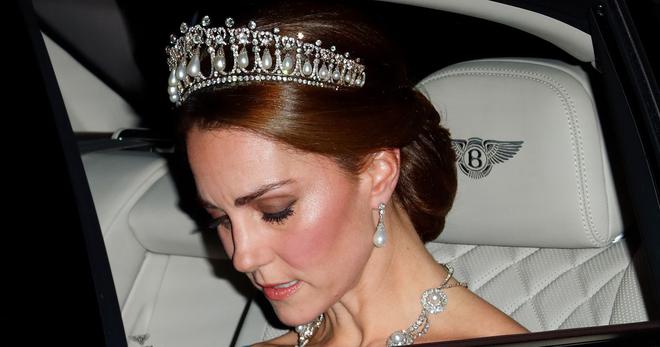 Kate Middleton : pourquoi elle ne peut plus porter la tiare de Lady Di ?