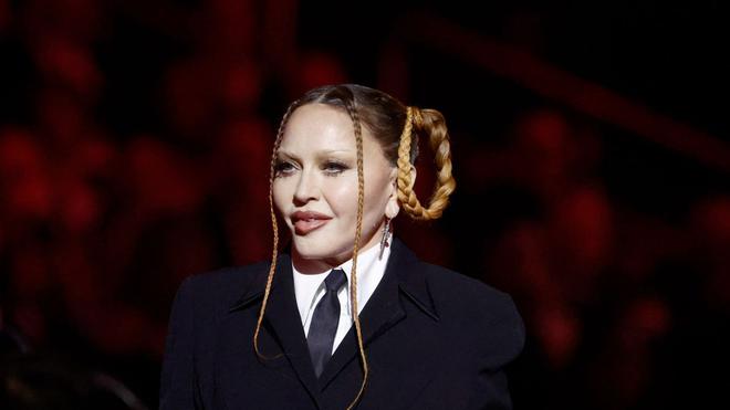 Critiquée sur son look aux Grammys, Madonna réplique et cite Beyoncé : "Vous ne briserez pas mon âme"