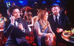 Cet échange tendu entre Jennifer Lopez et Ben Affleck durant les Grammy Awards