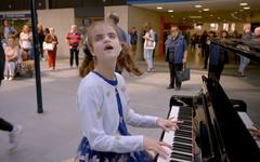 Une pianiste aveugle et autiste impressionne le jury d’une émission (vidéo)