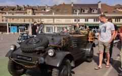 Les véhicules anciens et de prestige de l’Ecurie Gentiane Historique sont venus se garer sur la Place du Marché