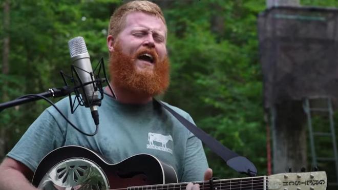 Un fermier américain devient une star de la country avec une chanson sur les ultra-riches