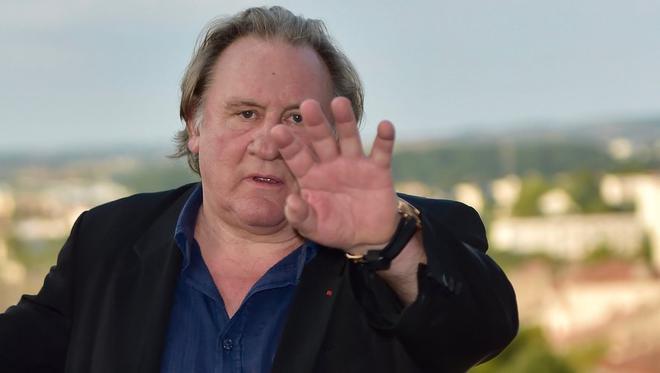 Mis en examen pour "viols" et "agressions sexuelles", Gérard Depardieu est évincé du prochain film de Michel Hazanavicius