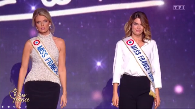 Miss France 2024 : l’attitude de Sylvie Tellier, pendant l’hommage à Geneviève de Fontenay, très critiquée