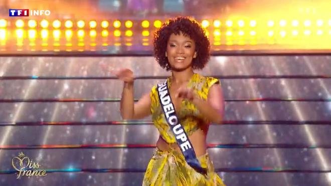VIDÉO - Miss France 2024 : la (petite) chute de Miss Guadeloupe n'est pas passée inaperçue