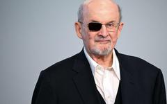 Salman Rushdie, sous la menace islamiste depuis 35 ans