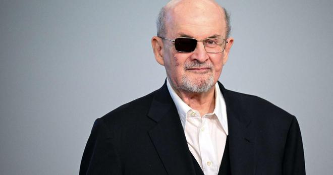 Salman Rushdie, sous la menace islamiste depuis 35 ans