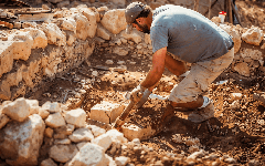 Archéologie : Une découverte rare de pièces de jeux