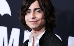 Acteur, chanteur, activiste pour le climat... À seulement 20 ans, Aidan Gallagher, Numéro 5 dans Umbrella Academy, a déjà vécu mille vies