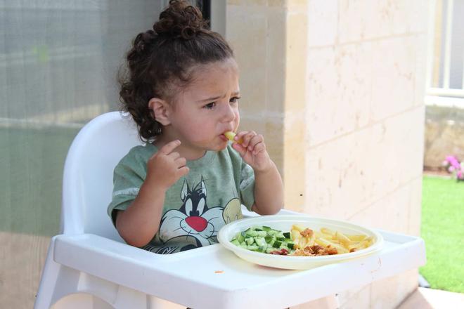 Une étude suggère que les enfants et ados manquant régulièrement le petit-déjeuner sont moins heureux