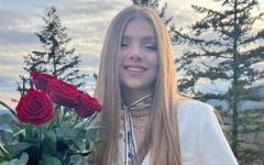 Auréa Bloch, l’étudiante en mode de 19 ans qui a déjà participé à la Fashion Week de New York