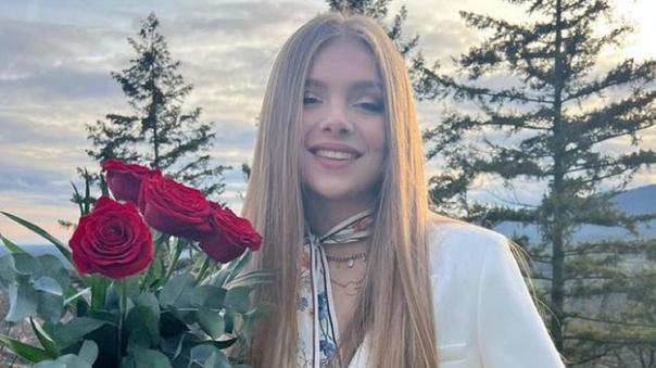 Auréa Bloch, l’étudiante en mode de 19 ans qui a déjà participé à la Fashion Week de New York