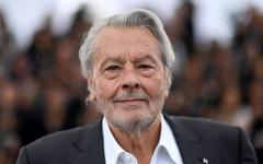 Alain Delon : la légende du cinéma français s’est éteinte