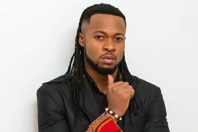 Flavour: traité de Woubi, l’artiste répond sèchement