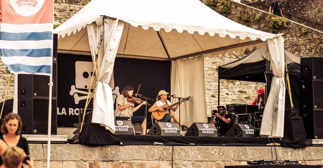 La Route Du Rock – Rencontre avec Naima Bock : « J’aime avoir la mer à qui chanter »