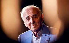 Charles Aznavour : ce fait divers français qui a inspiré sa chanson " Mourir d'aimer "