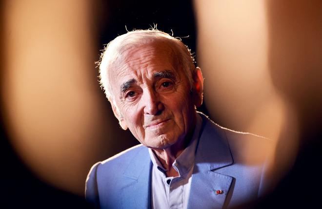 Charles Aznavour : ce fait divers français qui a inspiré sa chanson " Mourir d'aimer "