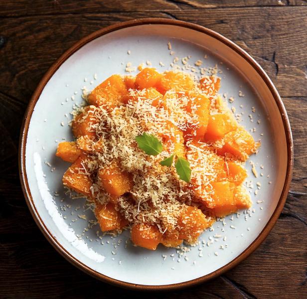 Crumble salé de courge et parmesan : l’astuce qui donne un croquant irrésistible à cette recette de saison