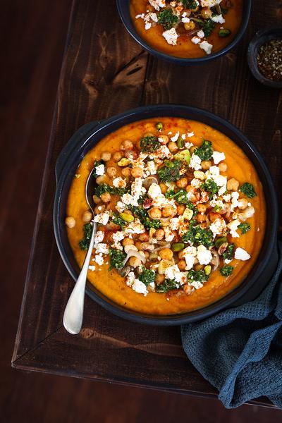 Soupe persane aux légumes, épices et feta