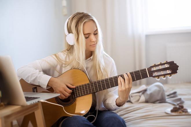 Pratique musicale : comment aider votre ado à trouver l’instrument qui lui correspond ?