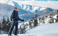 Vacances d’hiver : jusqu’à -50 % sur la location de ski à la montagne