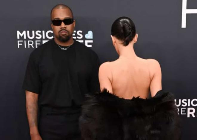 Kanye West et Bianca Censori expulsés des Grammy’s  : la jeune femme est venue nue…