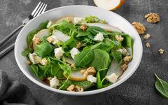 Stop aux repas ennuyeux à midi : ces salades printanières croquantes, gourmandes et fraîches vont vous faire oublier les pâtes !