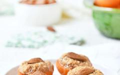 Abricots rôtis à la pâte d’amande & fleur d’oranger